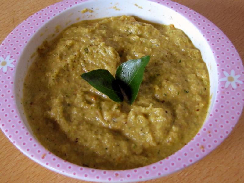 TOMATO AND COCONUT CHUTNEY