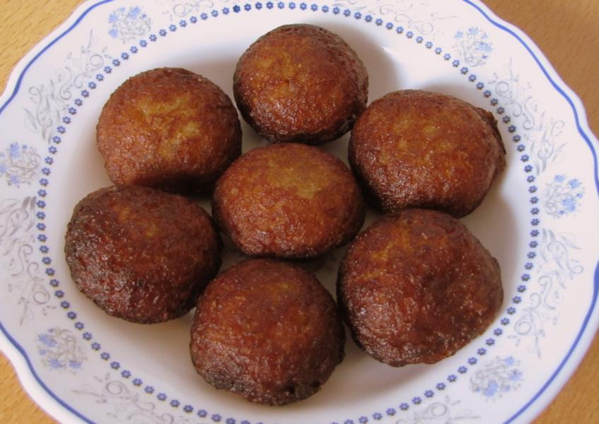 UNNIYAPPAM/RICE FLOUR FRITTERS