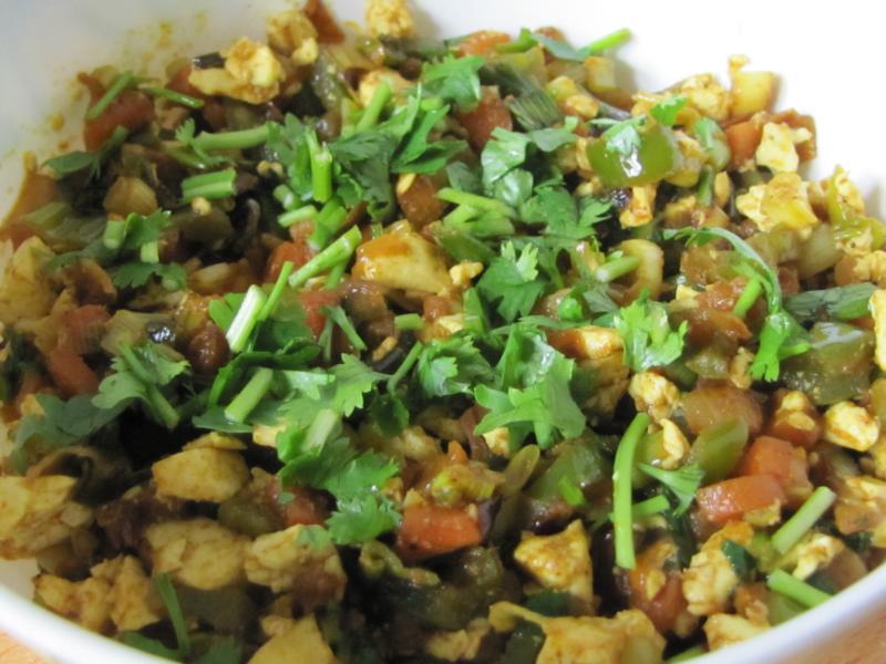 TOFU BHURJEE / SPICY TOFU SCRAMBLE