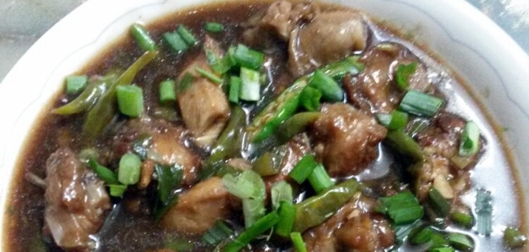 Indo-chinesisches Chili-Huhn mit Gravy